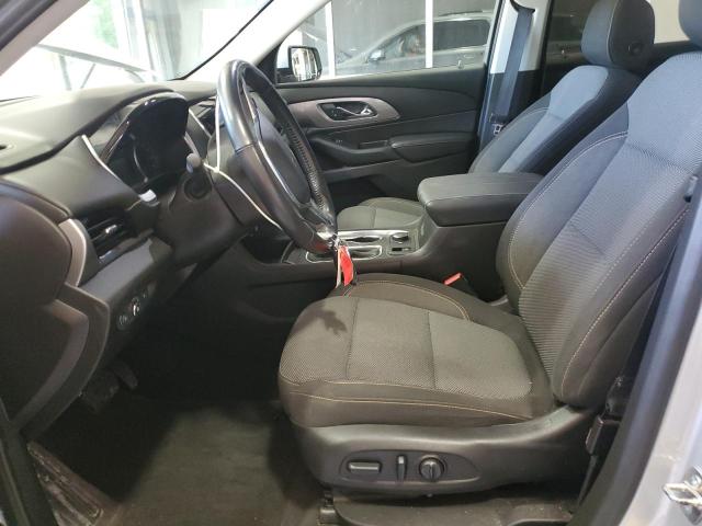  CHEVROLET TRAVERSE 2018 Srebrny