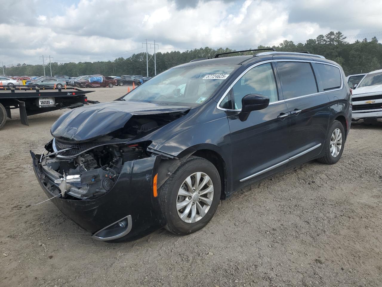 2019 Chrysler Pacifica Touring L na sprzedaż w Greenwell Springs, LA - Front End