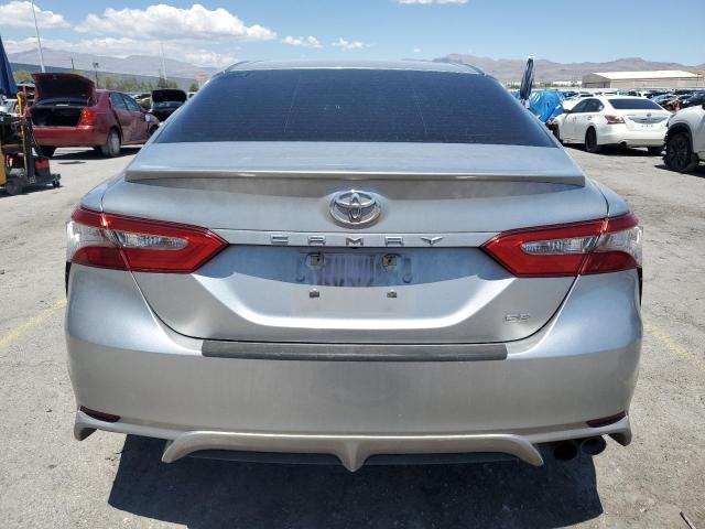  TOYOTA CAMRY 2018 Srebrny