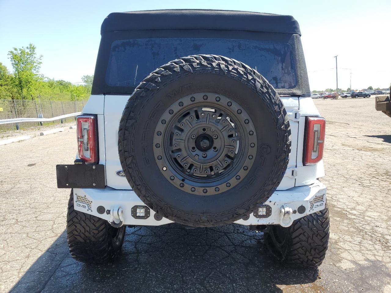 2023 Ford Bronco Base VIN: 1FMEE5BP2PLB95084 Lot: 57082345