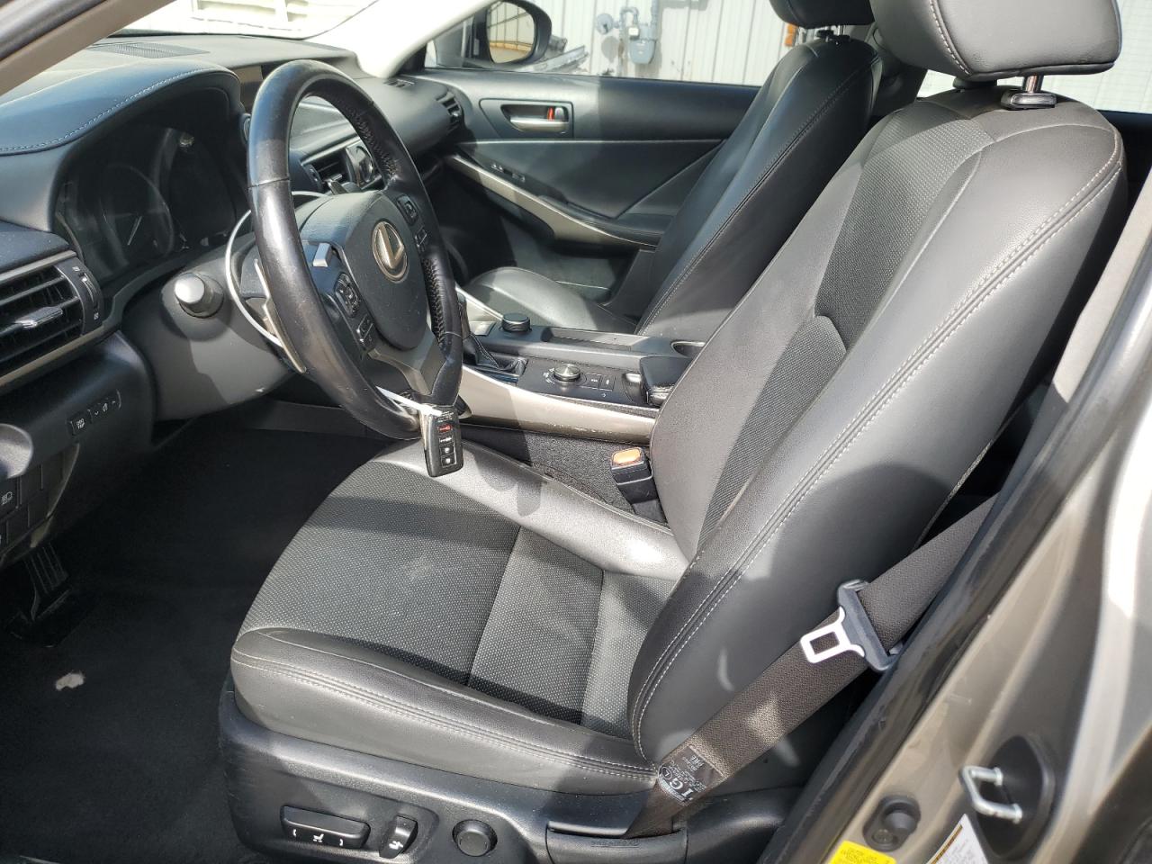 2018 Lexus Is 300 VIN: JTHBA1D25J5070619 Lot: 57112035