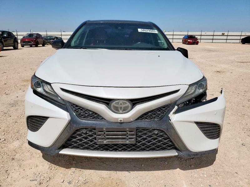  TOYOTA CAMRY 2018 Белы