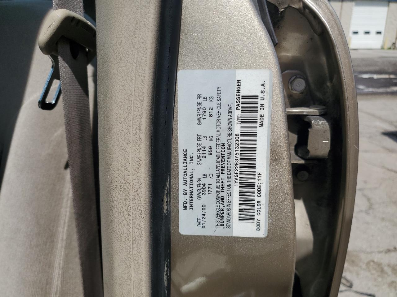 2000 Mazda 626 Es VIN: 1YVGF22E3Y5132308 Lot: 56179035