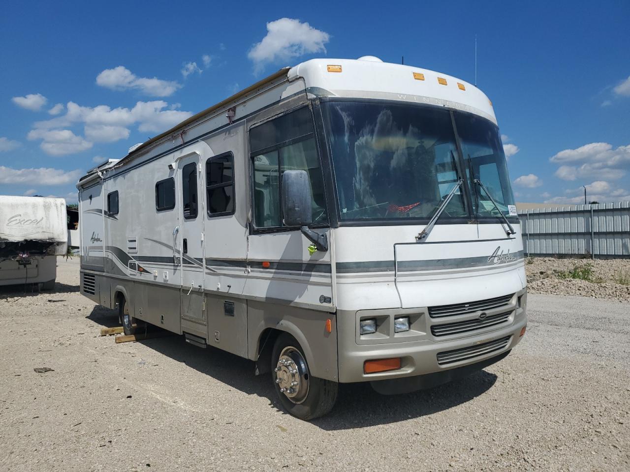 2002 Workhorse Custom Chassis Motorhome Chassis W22 for Sale in Wilmer, TX - Normal Wear