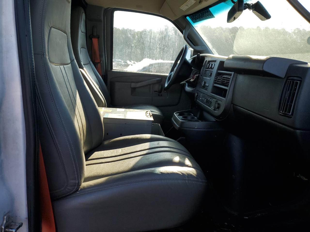 2018 Chevrolet Express G2500 VIN: 1GCWGAFPXJ1194323 Lot: 55583055