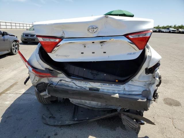  TOYOTA CAMRY 2017 Белы