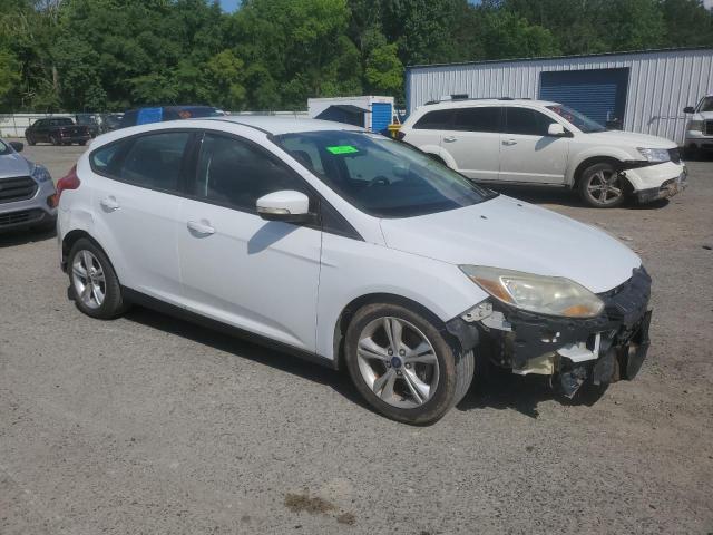 Hatchbacks FORD FOCUS 2014 White