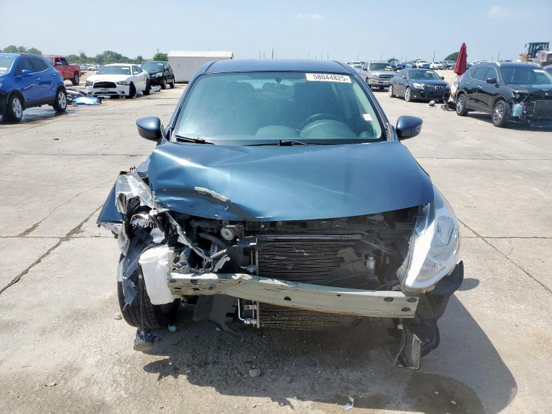  NISSAN VERSA 2016 Granatowy