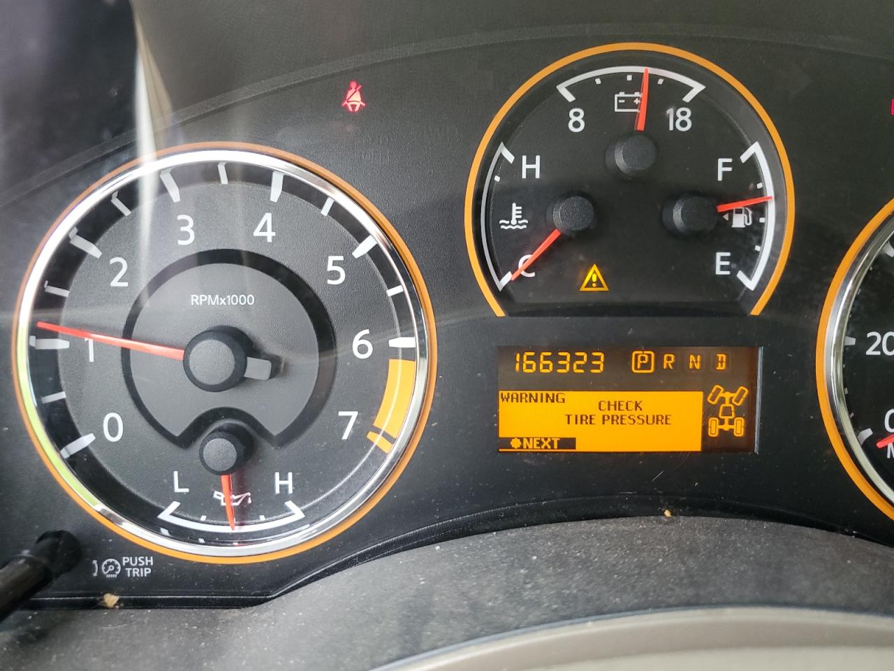 2014 Nissan Armada Platinum VIN: 5N1BA0NE0EN600940 Lot: 56737255
