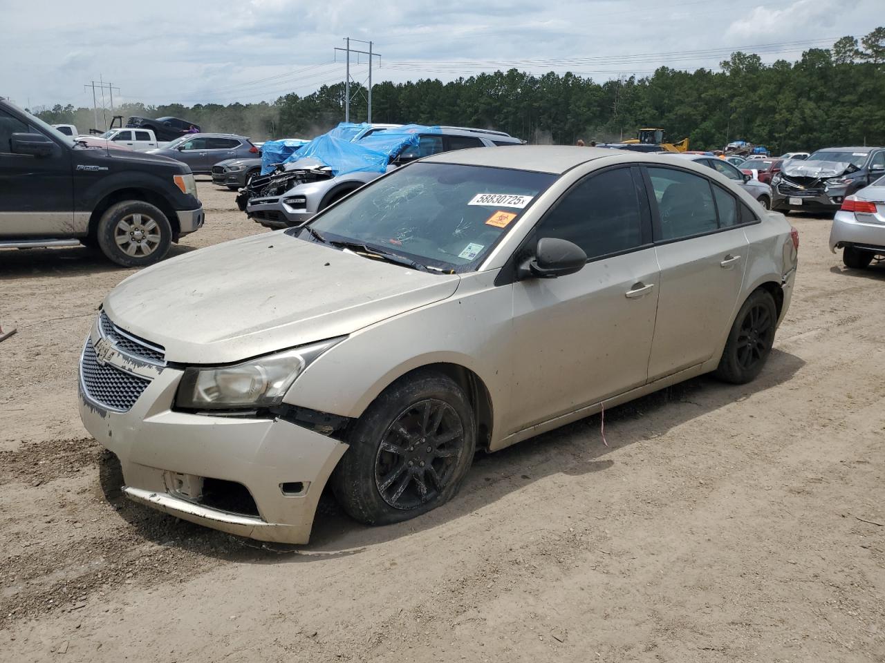 2013 Chevrolet Cruze Ls for Sale in Greenwell Springs, LA - Minor Dent/Scratches