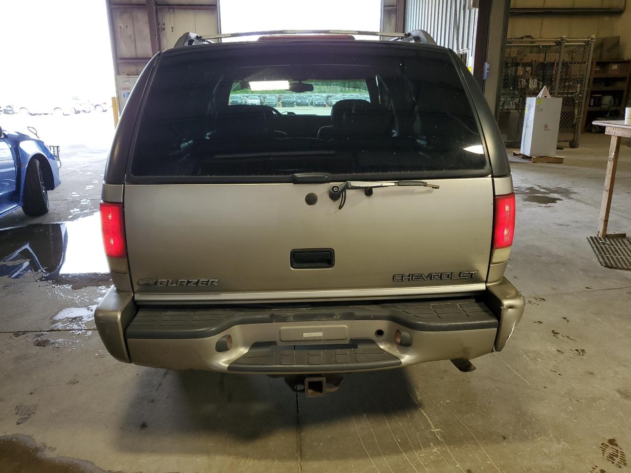 2000 Chevrolet Blazer VIN: 1GNDT13W1Y2282557 Lot: 55560775