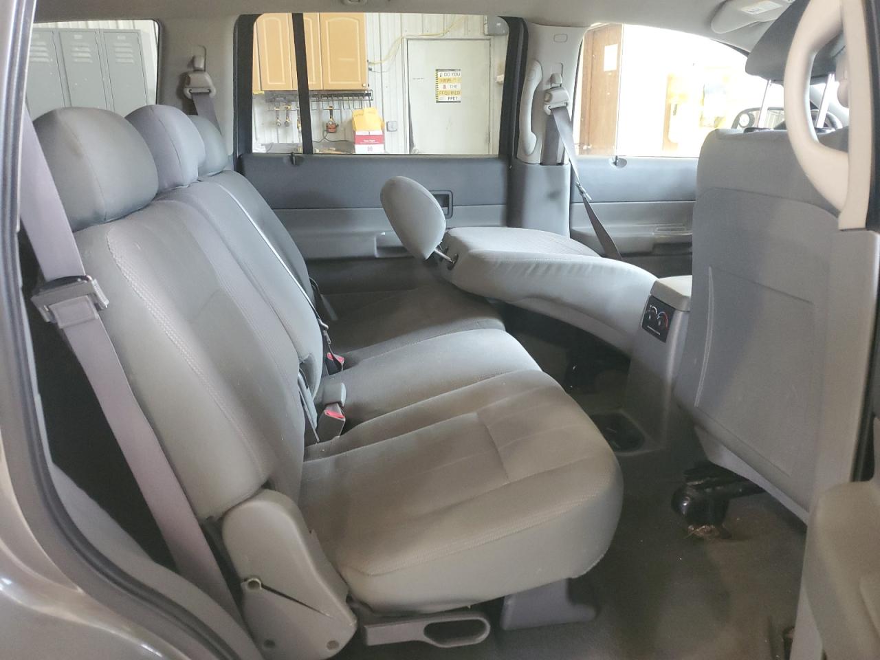 2005 Dodge Durango St VIN: 1D4HB38N15F574774 Lot: 55855985