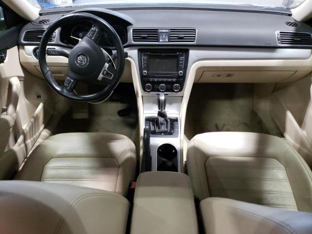 Sedans VOLKSWAGEN PASSAT 2013 Silver