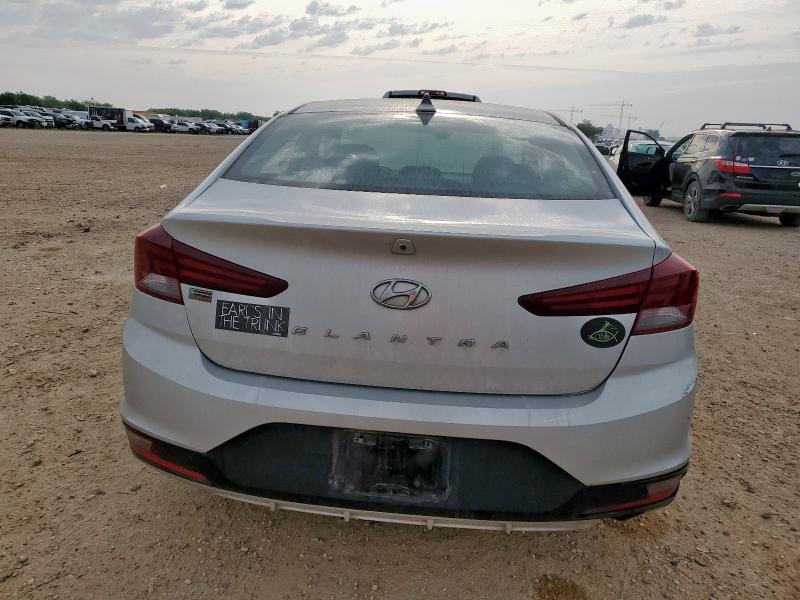  HYUNDAI ELANTRA 2019 Серебристый