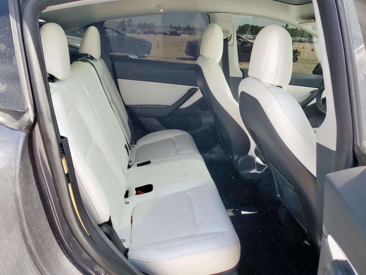 2021 Tesla Model Y VIN: 5YJYGDEF3MF215835 Lot: 57172365