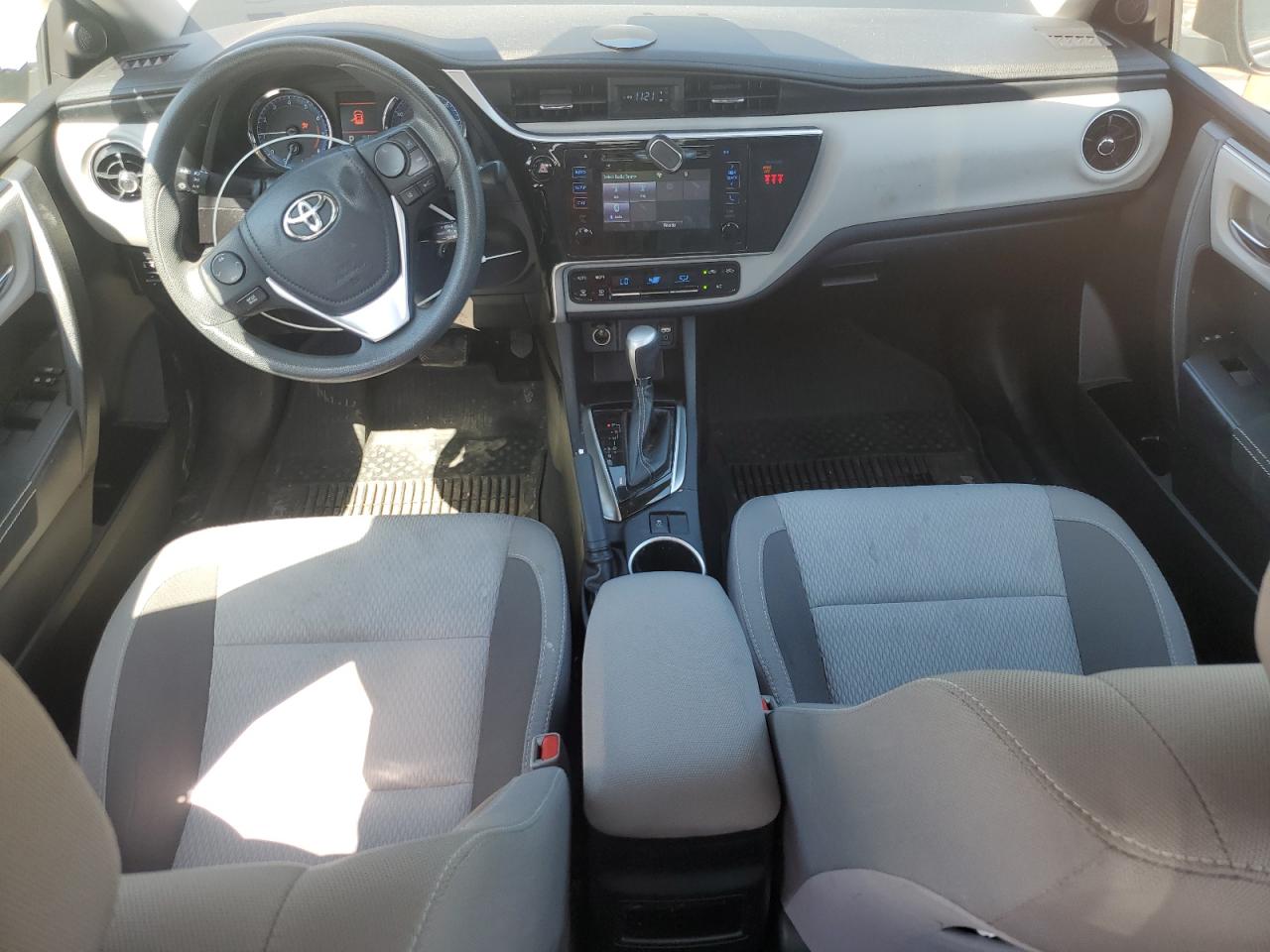 2018 Toyota Corolla L VIN: 2T1BURHE7JC008993 Lot: 55942375