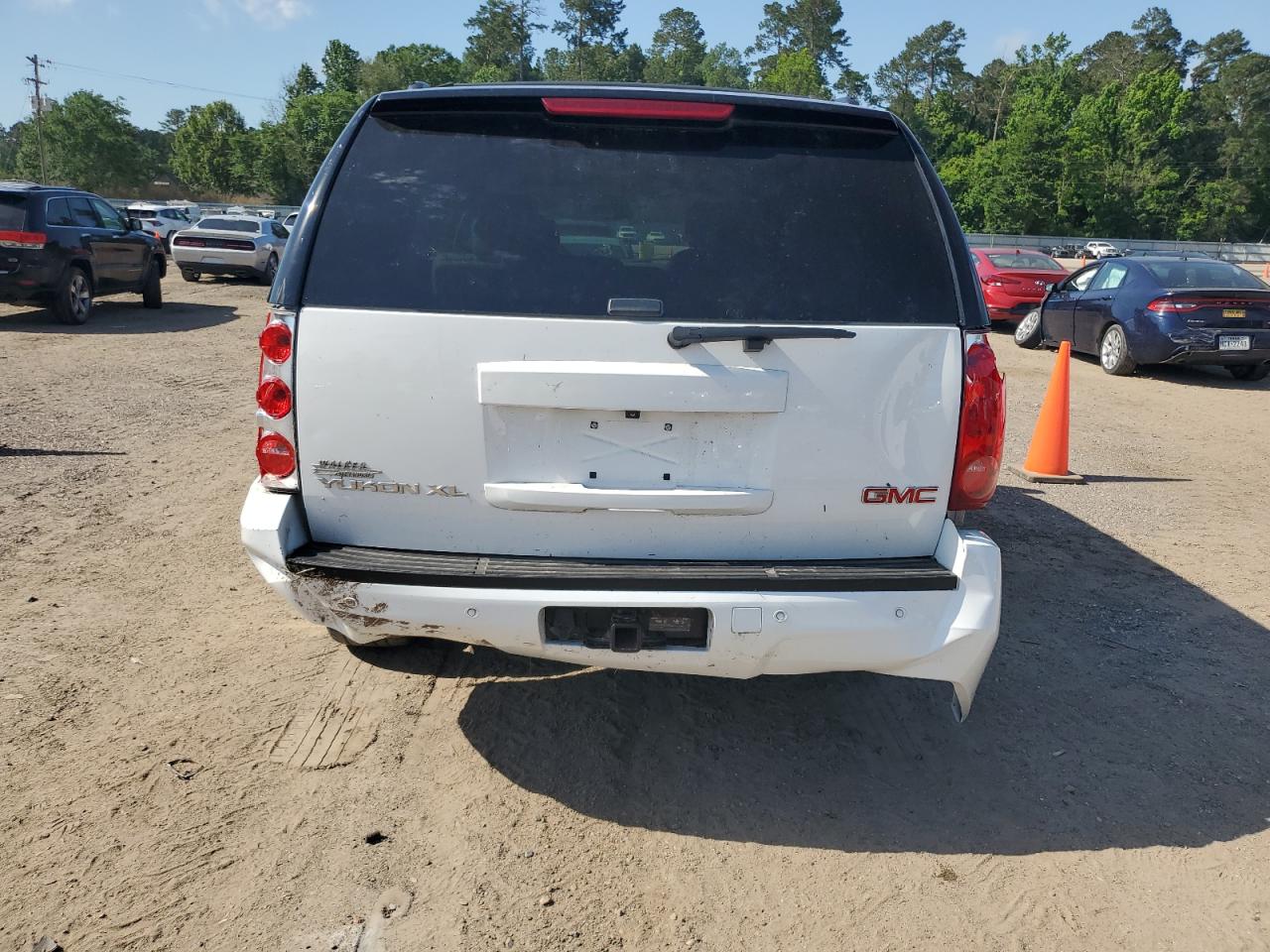 2014 GMC Yukon Xl C1500 Slt VIN: 1GKS1KE02ER179241 Lot: 56760865
