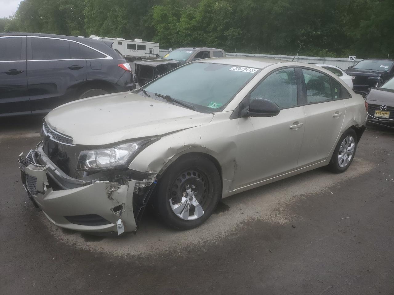 2014 Chevrolet Cruze Ls for Sale in Glassboro, NJ - Front End