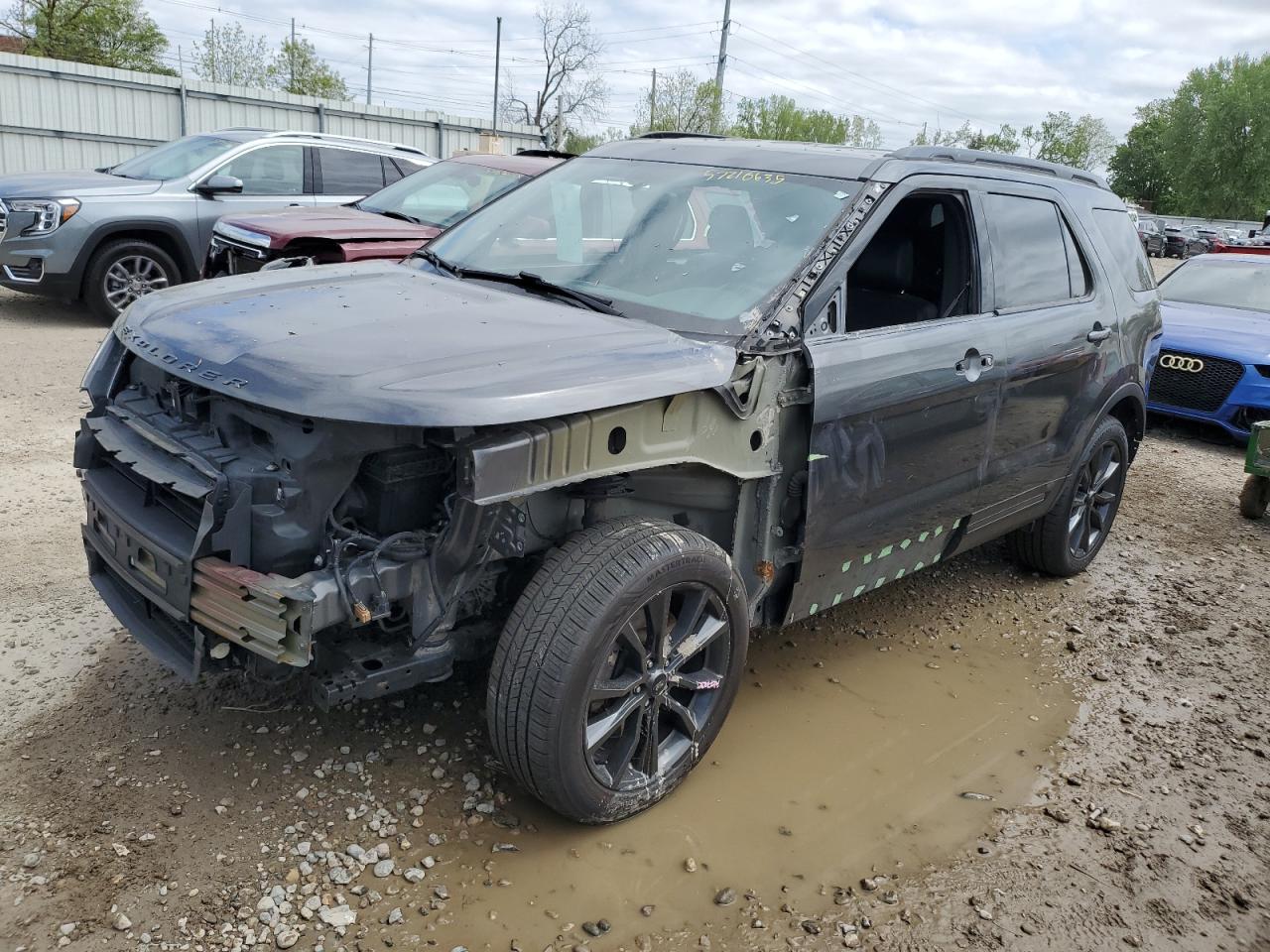 2018 Ford Explorer Xlt for Sale in Lansing, MI - Minor Dent/Scratches