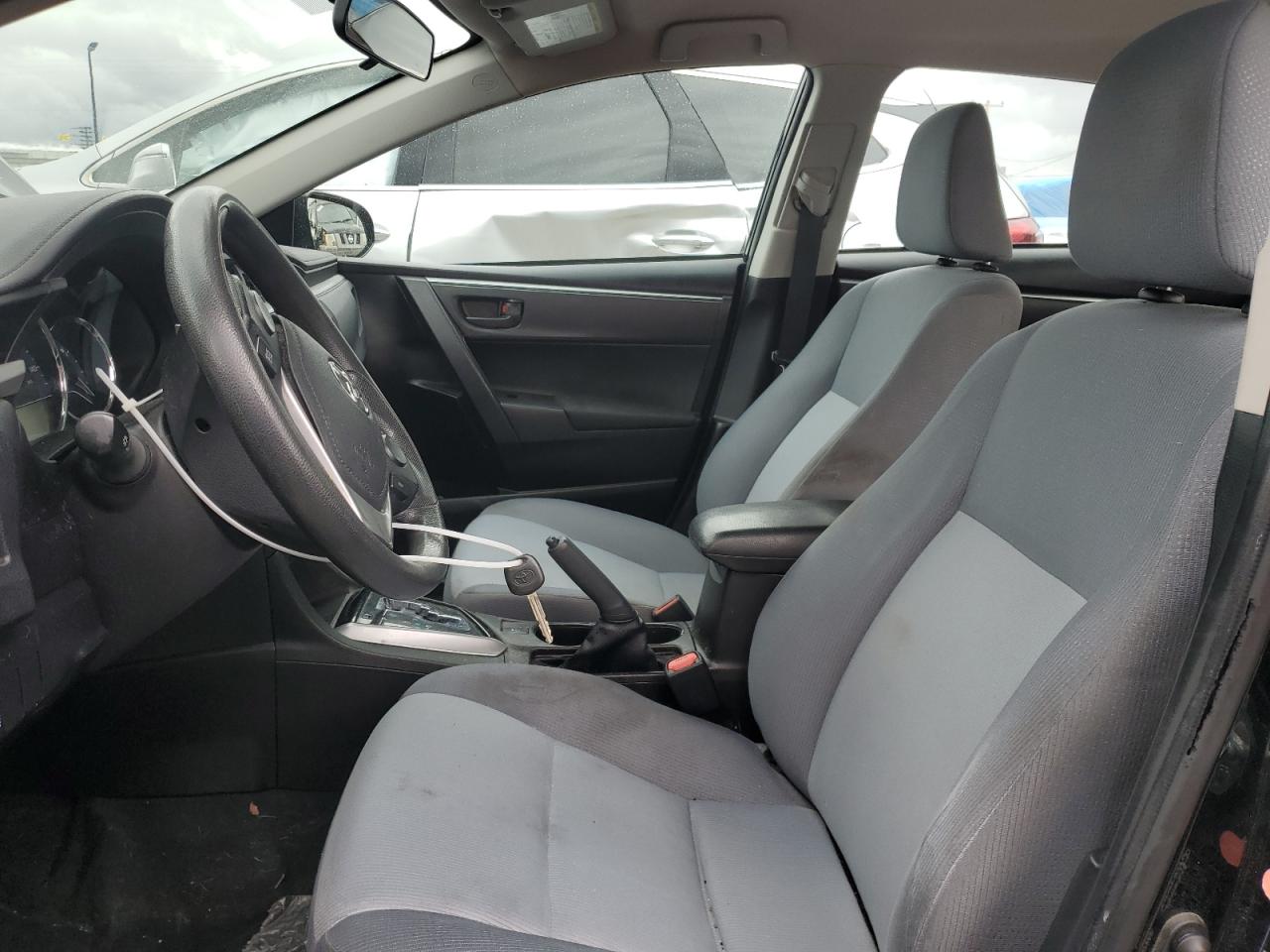 2015 Toyota Corolla L VIN: 5YFBURHEXFP189434 Lot: 57123725