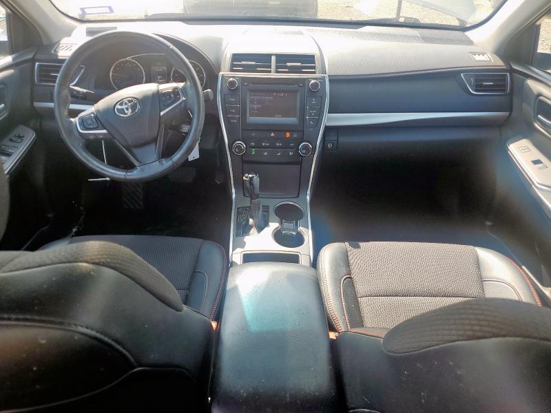 TOYOTA CAMRY 2016 Серебристый