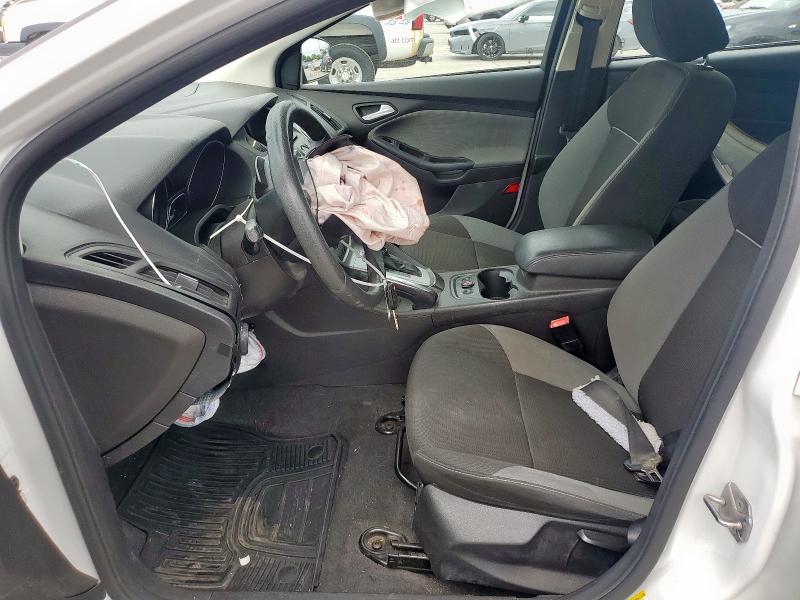 Sedans FORD FOCUS 2013 Biały