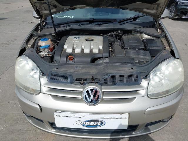 2004 VOLKSWAGEN GOLF GT TD