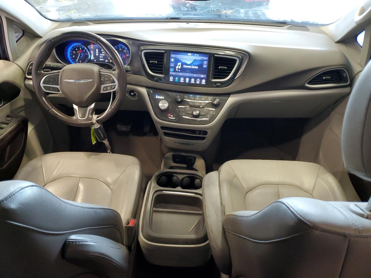 2018 Chrysler Pacifica Touring L VIN: 2C4RC1BG9JR170993 Lot: 56749955