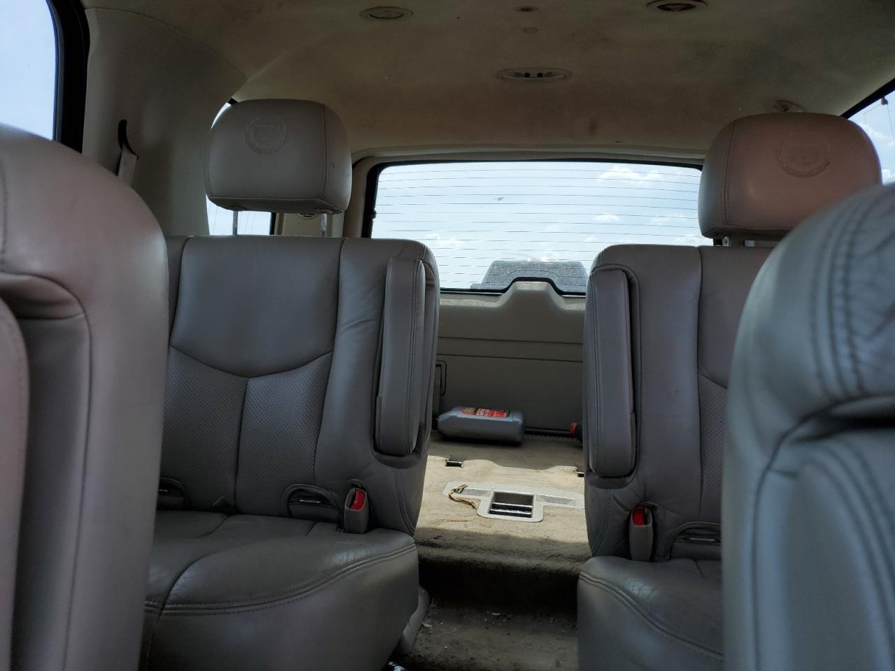 2004 Cadillac Escalade Luxury VIN: 1GYEK63N44R104349 Lot: 57722345
