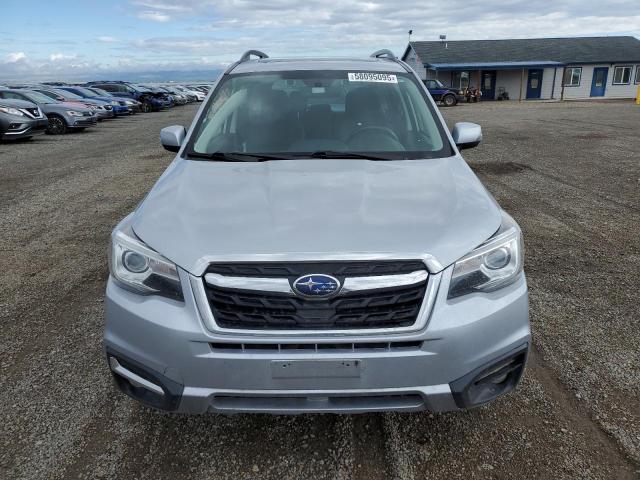  SUBARU FORESTER 2018 Серебристый