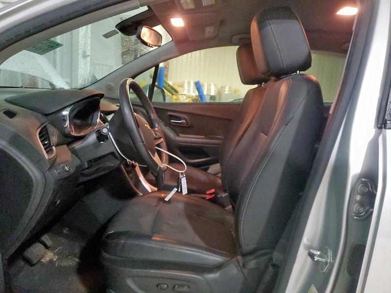  CHEVROLET TRAX 2022 Srebrny