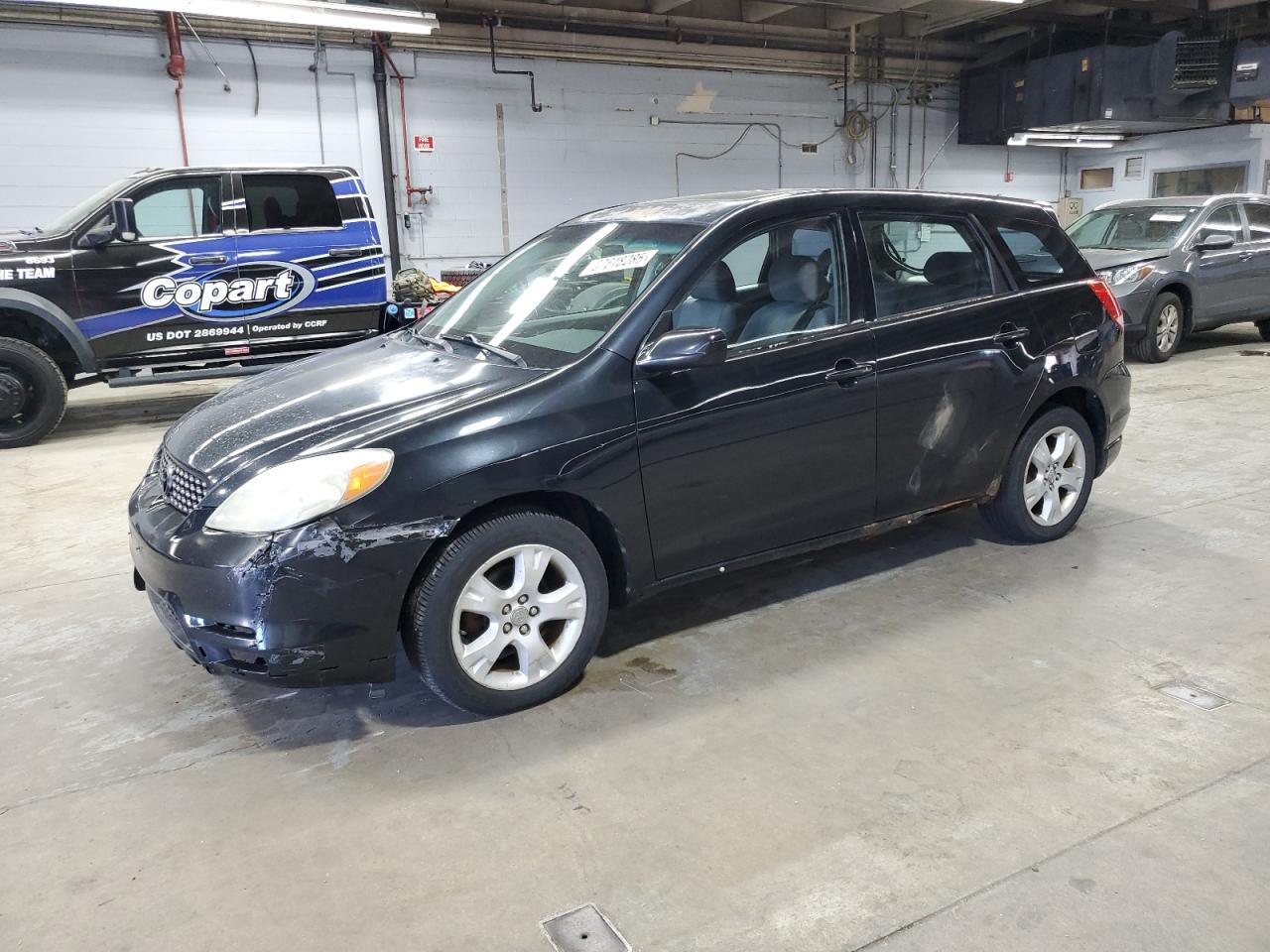 2003 Toyota Corolla Matrix Xr for Sale in Wheeling, IL - Front End
