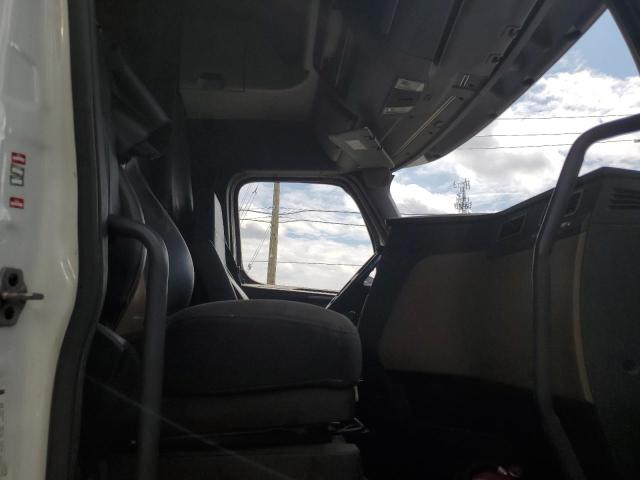 2019 FREIGHTLINER CASCADIA 126 