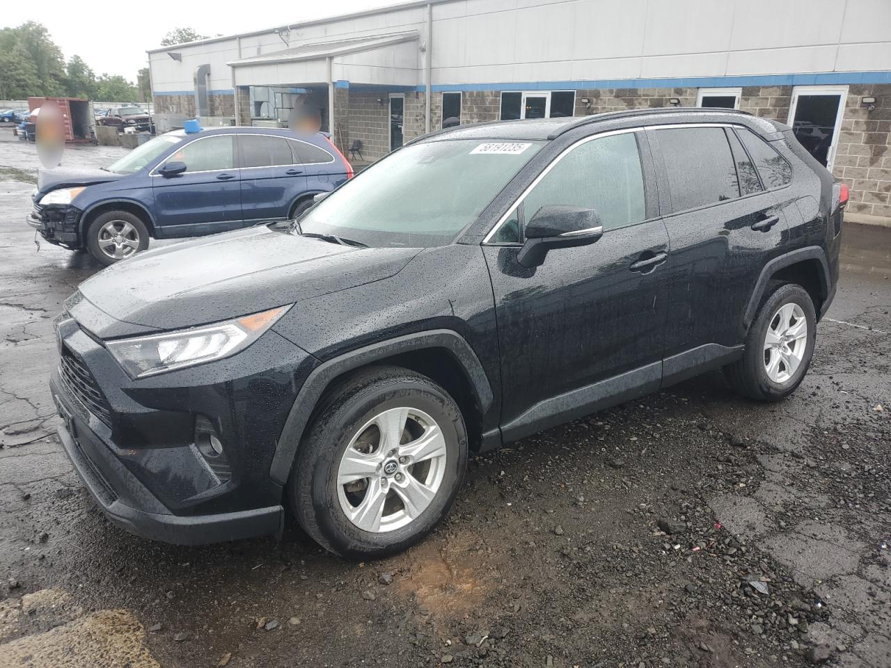 2020 Toyota Rav4 Xle продається в New Britain, CT - Front End