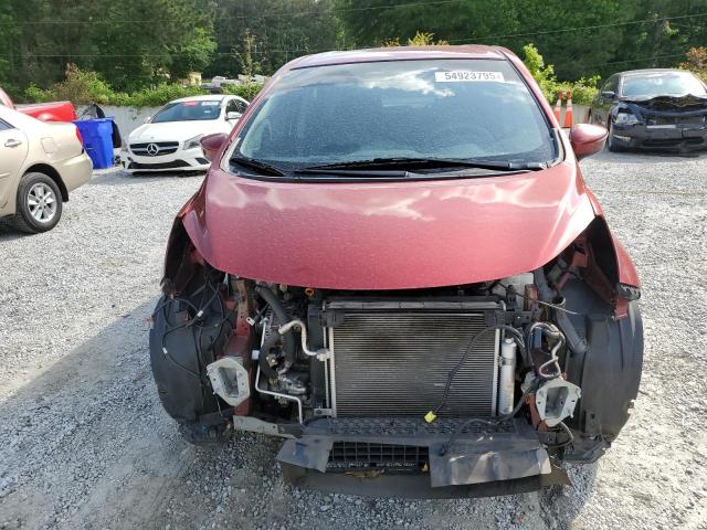  NISSAN VERSA 2018 Czerwony