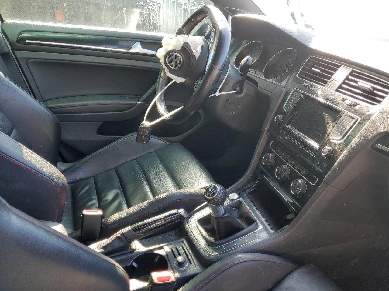 2015 Volkswagen Gti VIN: 3VW5T7AU1FM102935 Lot: 52988355