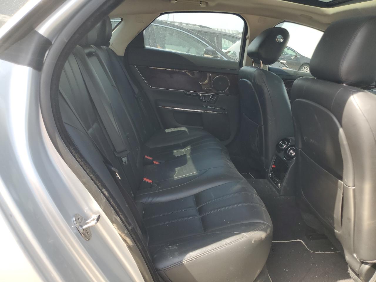 2015 Jaguar Xj VIN: SAJWJ1CD1F8V75232 Lot: 57605685