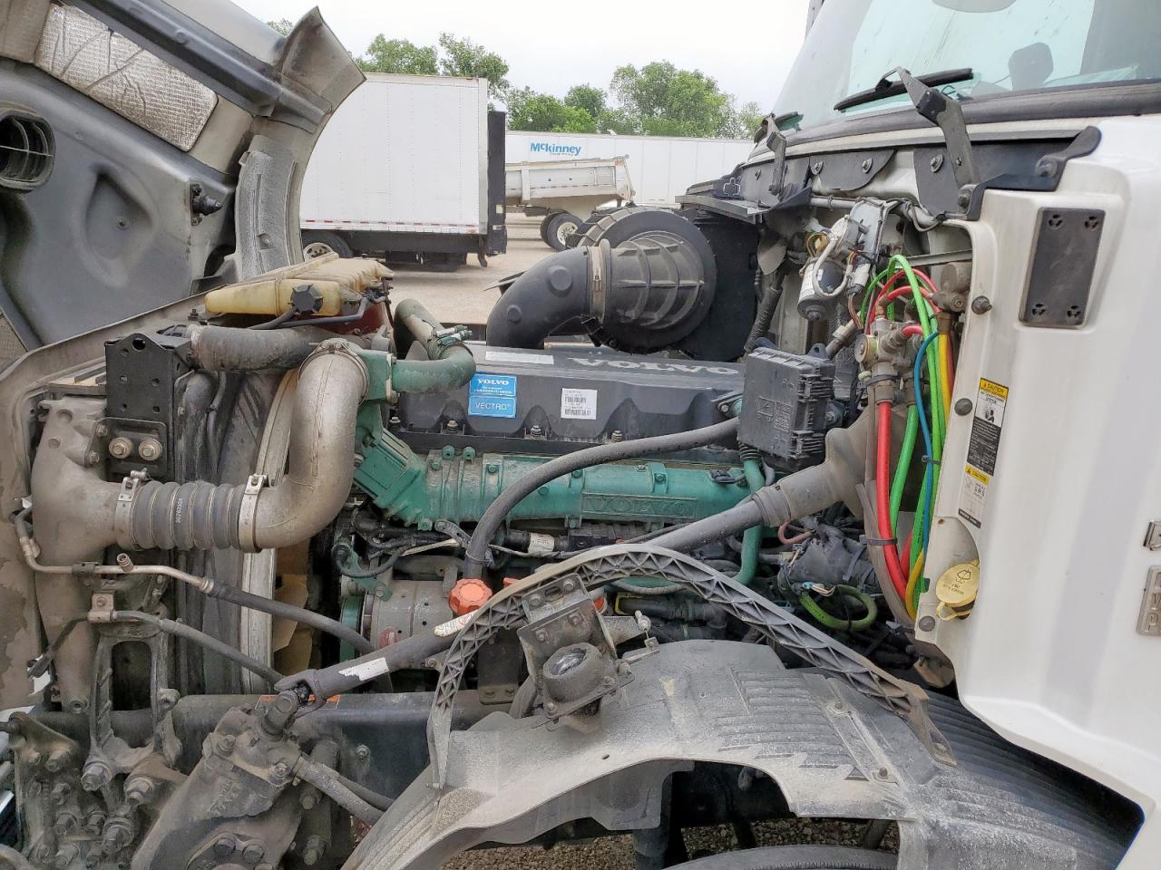 2011 Volvo Vnl Semi Truck VIN: 4V4NC9EJ2BN533268 Lot: 57522055