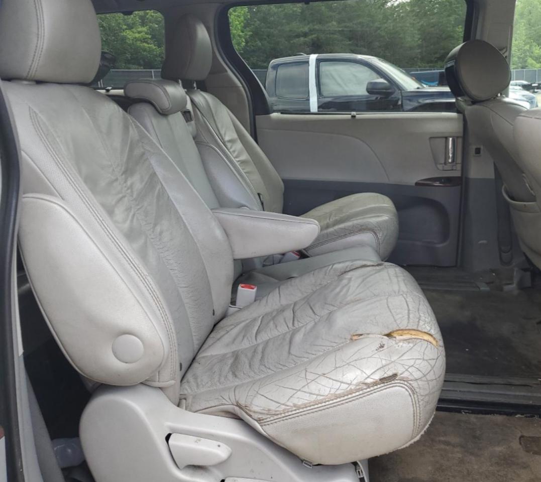 2011 Toyota Sienna Xle VIN: 5TDYK3DC1BS165154 Lot: 57044235