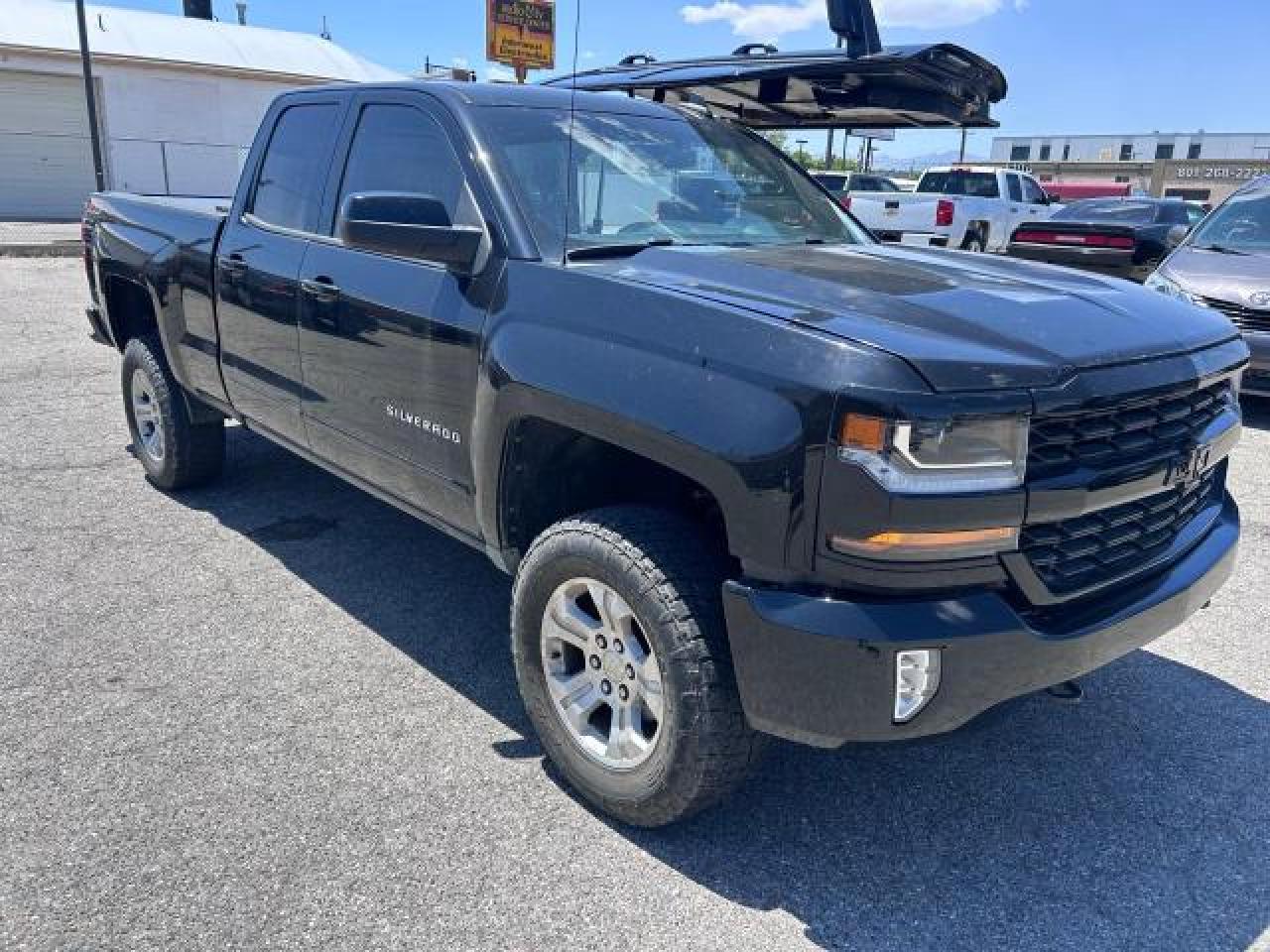 2017 Chevrolet Silverado K1500 Lt за продажба в Magna, UT - Minor Dent/Scratches