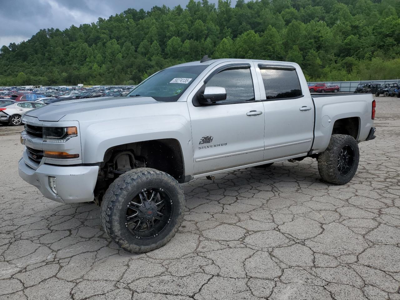 2017 Chevrolet Silverado K1500 Lt for Sale in Hurricane, WV - Front End
