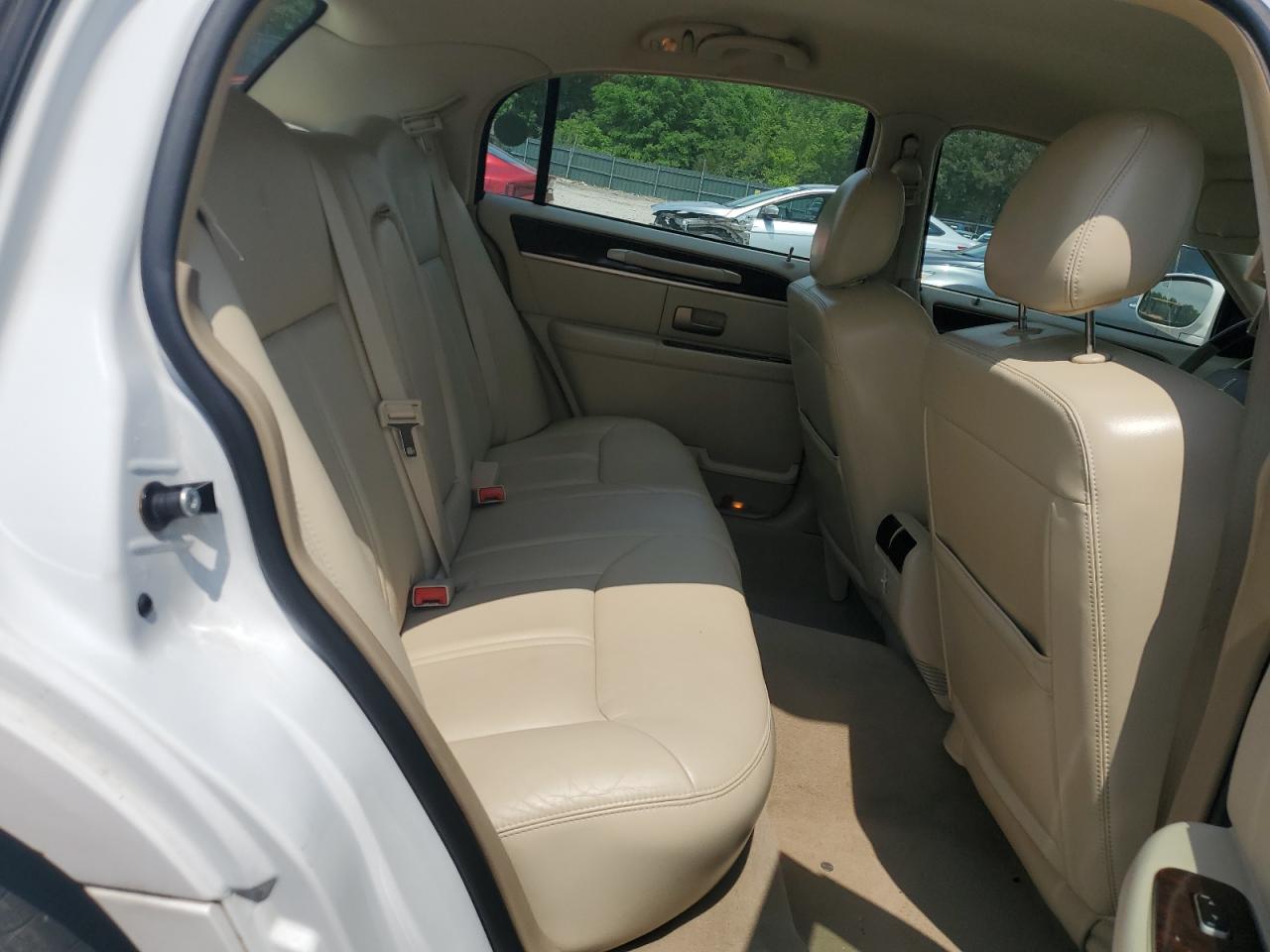 2008 Lincoln Town Car Signature Limited VIN: 2LNHM82V38X660959 Lot: 57168355