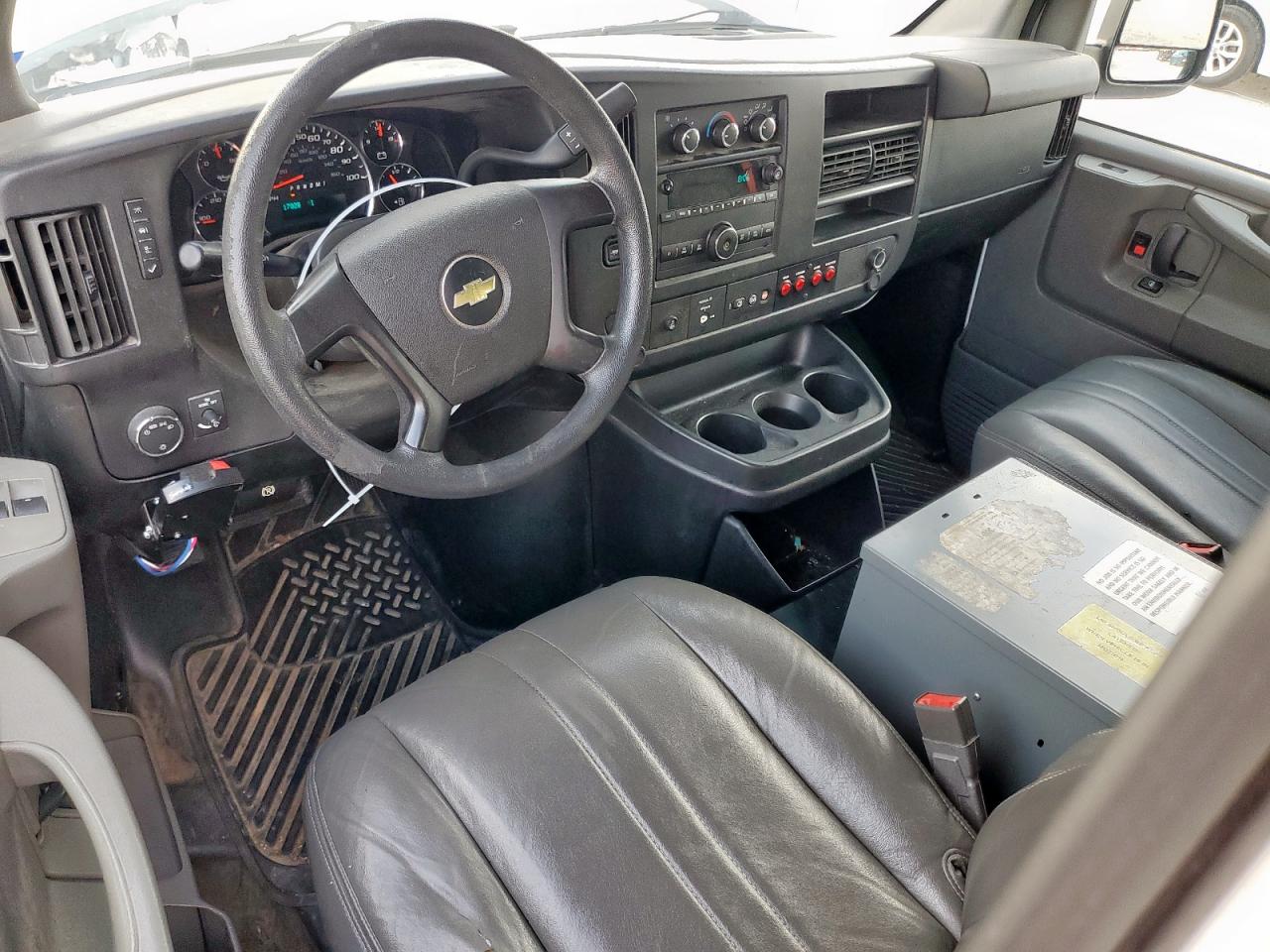 2015 Chevrolet Express G2500 VIN: 1GCWGFCF8F1194773 Lot: 57444895