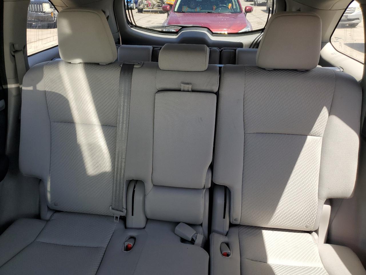 2015 Toyota Highlander Le VIN: 5TDBKRFH8FS146575 Lot: 56992035