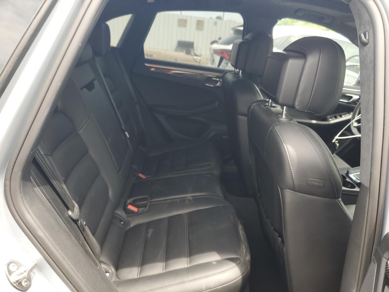 2018 Porsche Macan Turbo VIN: WP1AF2A54JLB70563 Lot: 54565005