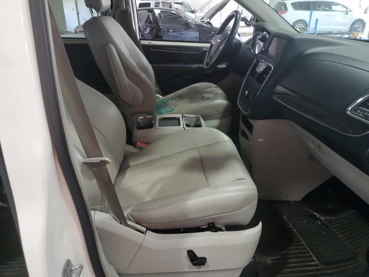 2011 Chrysler Town & Country Touring L VIN: 2A4RR8DG4BR759496 Lot: 57449885