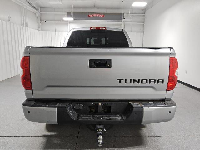  TOYOTA TUNDRA 2018 Srebrny