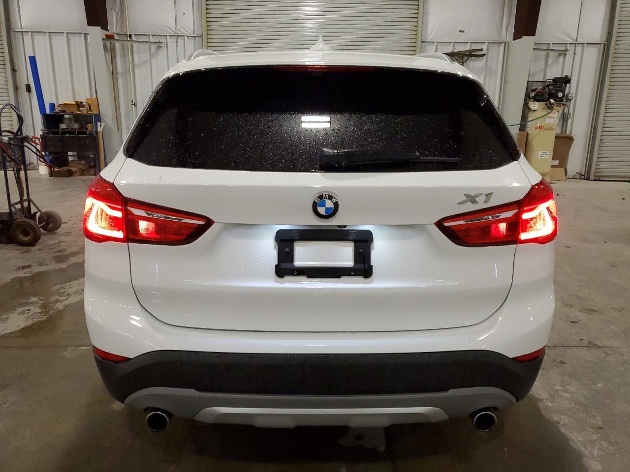 2018 BMW X1 xDrive28I VIN: WBXHT3C30J5K29917 Lot: 56165845