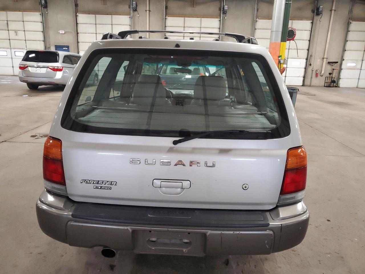 2000 Subaru Forester S VIN: JF1SF6558YH706196 Lot: 55601125