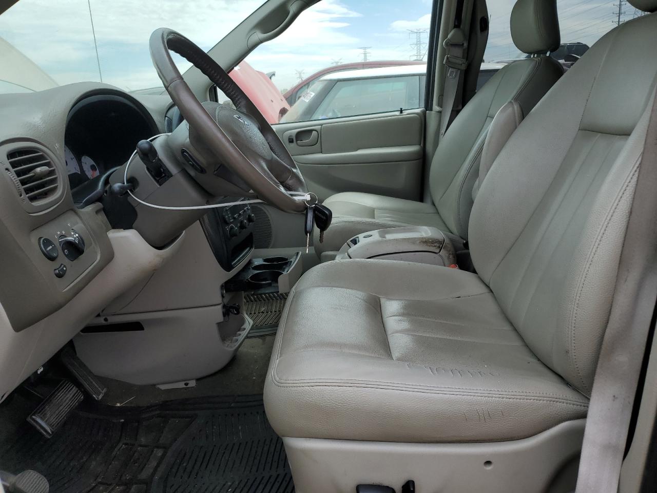 2005 Dodge Grand Caravan Sxt VIN: 2D4GP44L95R443155 Lot: 56645155